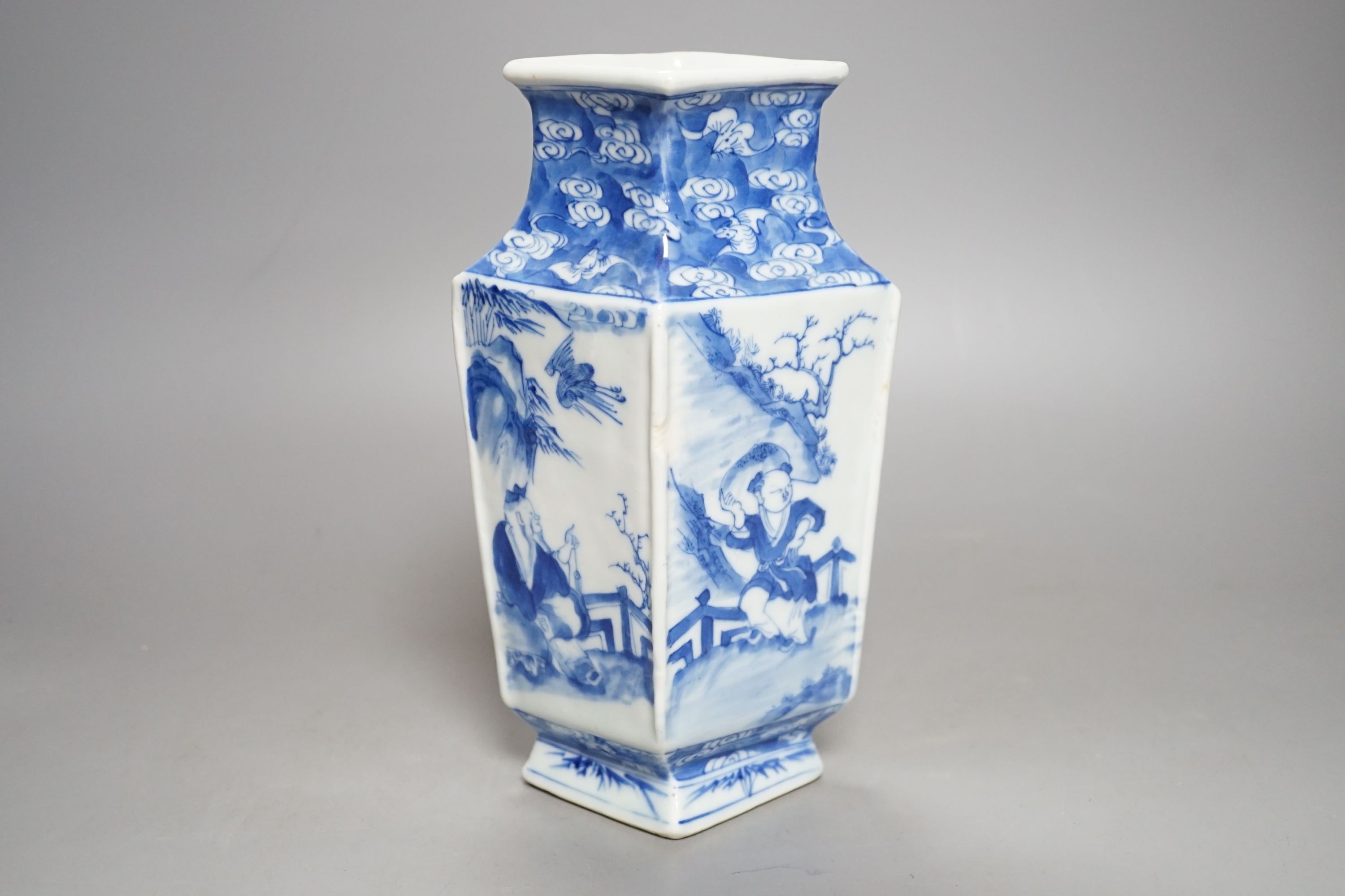 A Chinese blue and white diamond shaped vase, late 18th/ early 19th century vase, 21.5 cms high.